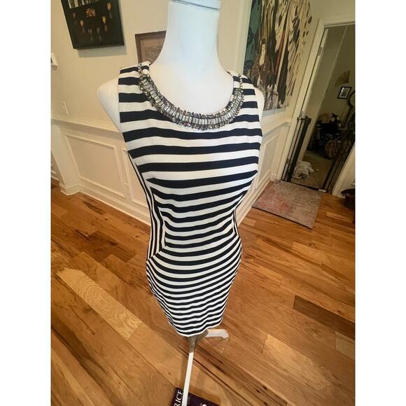 THE CLOTHING COMPANY SLEEVELESS NAVY  WHITE STRIPED BODYCON  DRESS WOMENS LARGE - Picture 3 of 8